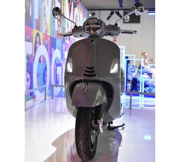 Produktbild Piaggio Vespa GTS Supertech 300 hpe ABS ASR