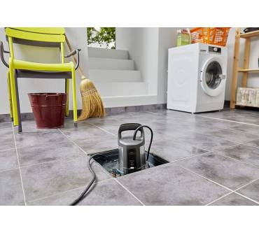 Produktbild Gardena Klarwasser-Tauchpumpe 11000 Aquasensor