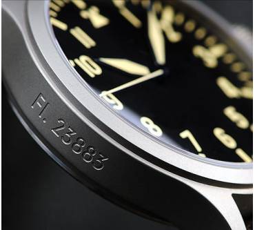 Produktbild Steinhart Watches Nav.B-Uhr Vintage Titan